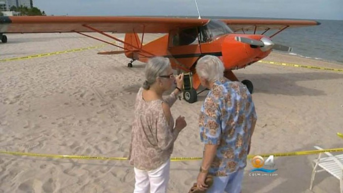 PequeÃ±o aviÃ³n aterriza de emergencia en playa de Broward