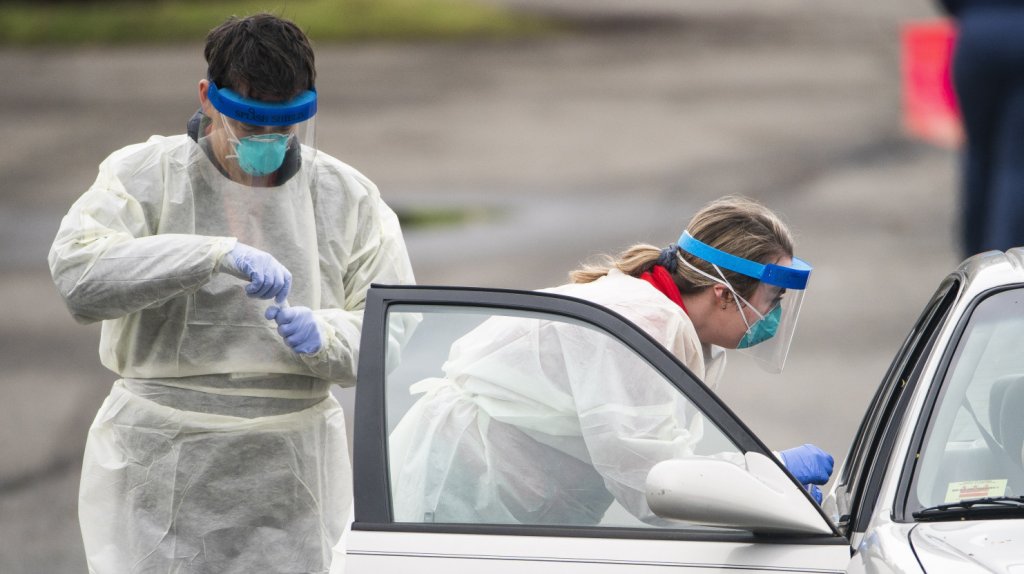  Video:EEUU alcanza los 8,04 millones de casos y las 218.455 muertes por COVID-19 