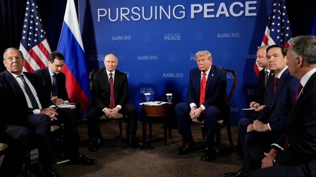  Trump anuncia “gran progreso“ tras cumbre con Putin sobre Ucrania 