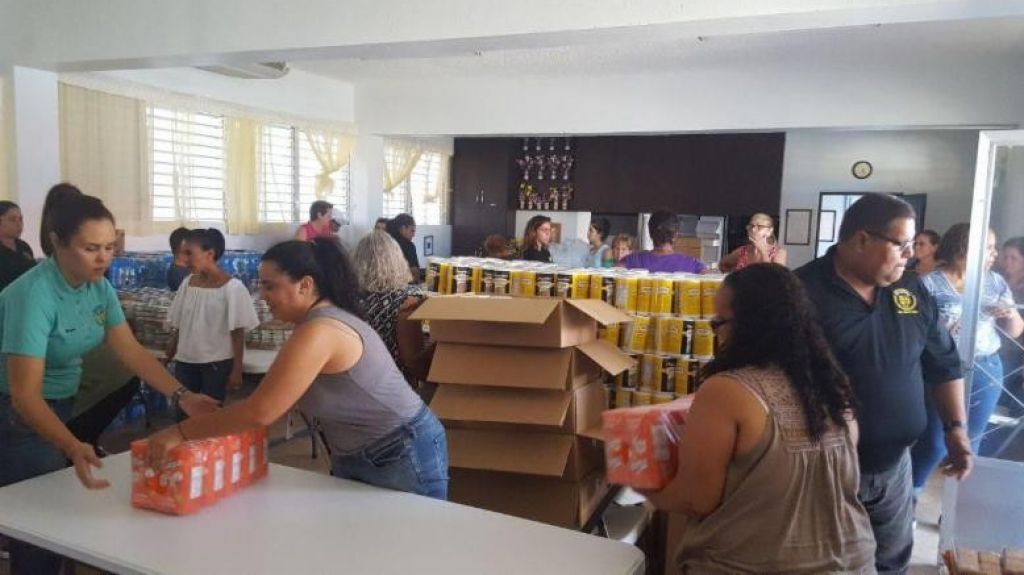 Empleados de Hacienda ayudan a las comunidades