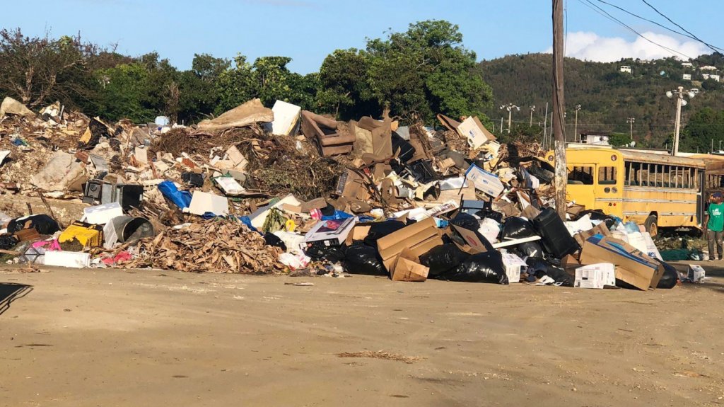  Ceiba cierra dep&oacute;sito de basura en taller de Obras P&uacute;blicas municipales 