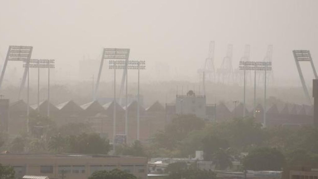  Salud pide atención especial por nube de polvo del Sahara que arropa al país 