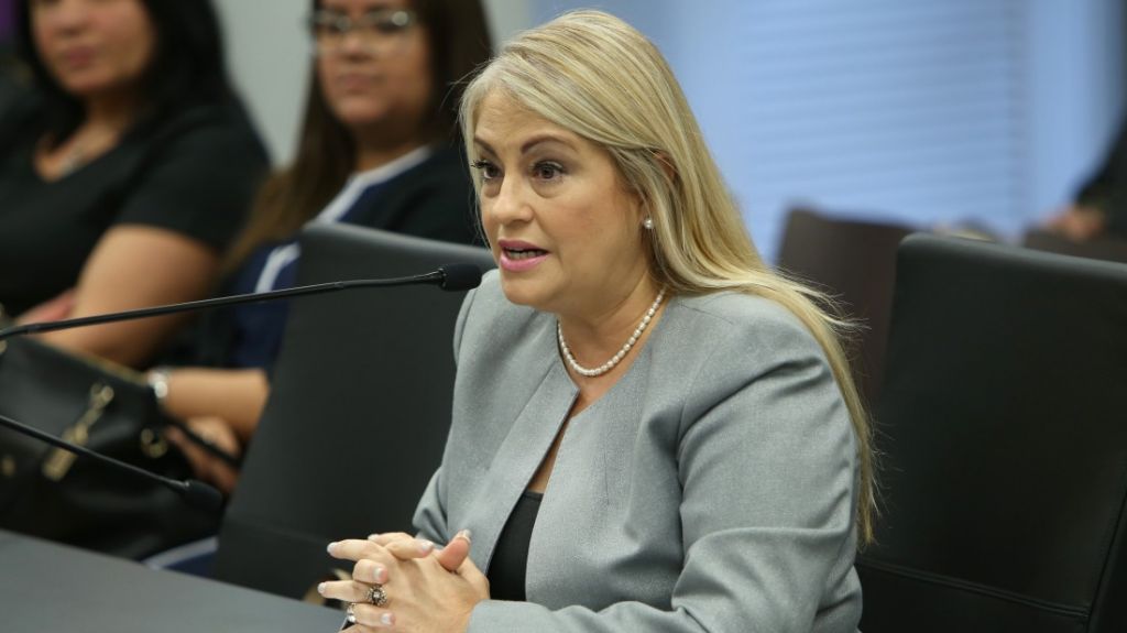  Justicia somete cargos contra voleibolista por asesinato en primer grado 