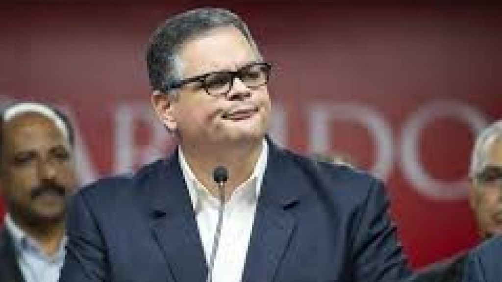  Presidente PPD exige renuncia del secretario de Hacienda 