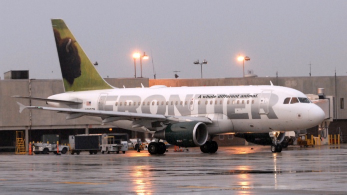 El piloto de un aviÃ³n compra 35 pizzas para los pasajeros