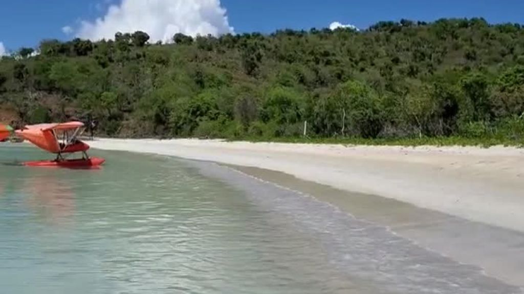  Hombre publica un video mostrando como es estar solo en la playa de culebrita 