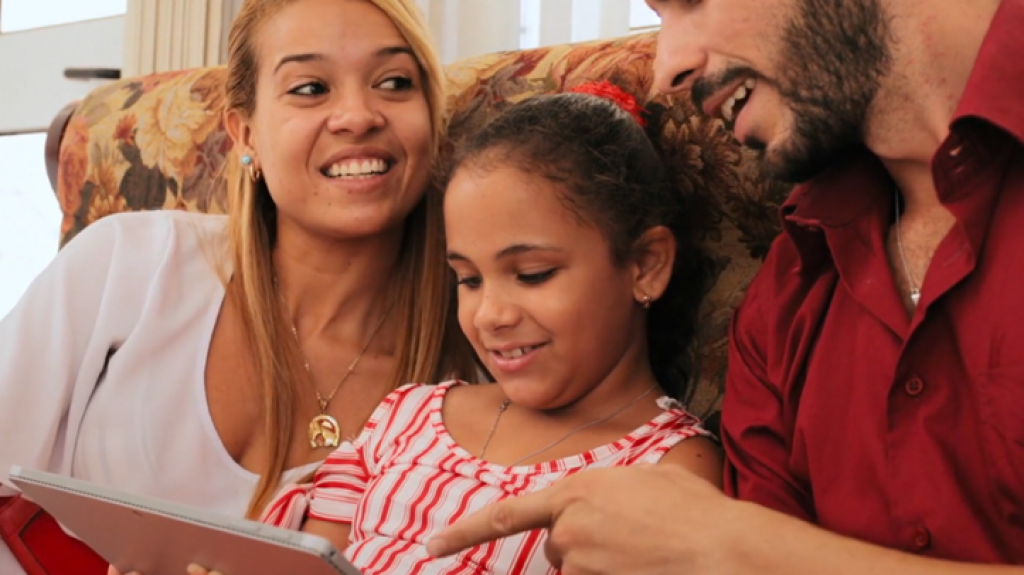  Lanzan recurso en l&iacute;nea que brinda a padres informaci&oacute;n y herramientas para ayudar a administrar los videojuegos en los hijos 