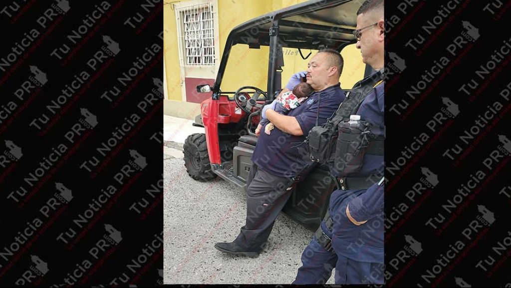  Fotos de la escena donde un hombre muri&oacute;, una beba de 3 meses y una mujer resultaron heridas en Ponce 
