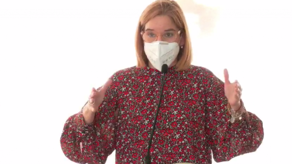  Charlie Delgado no ha convencido a Carmen Yul&iacute;n Cruz Soto para darle su voto 