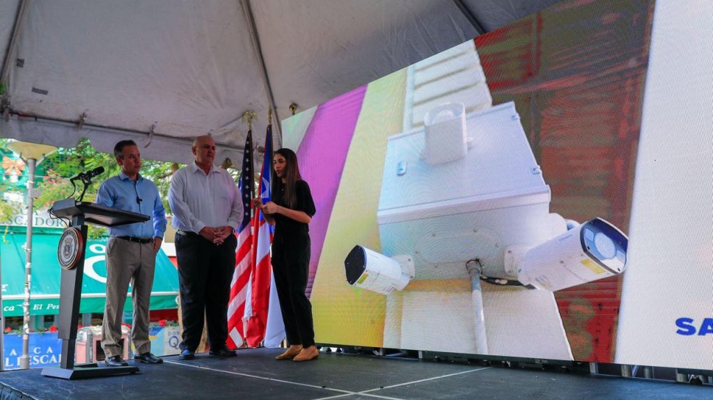  Instalan tecnología y cámaras en la Placita de Santurce y calles aledañas 