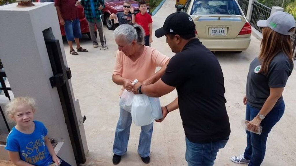 Empleados de la CÃ¡mara llevan presentes a la montaÃ±a