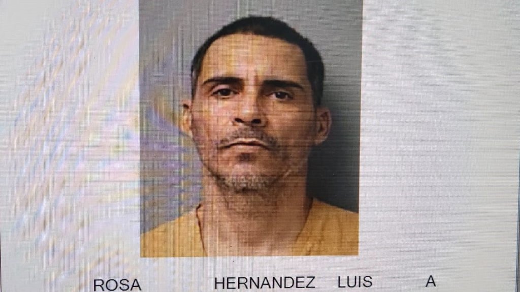  Cargos por Ley 54 en Arecibo 