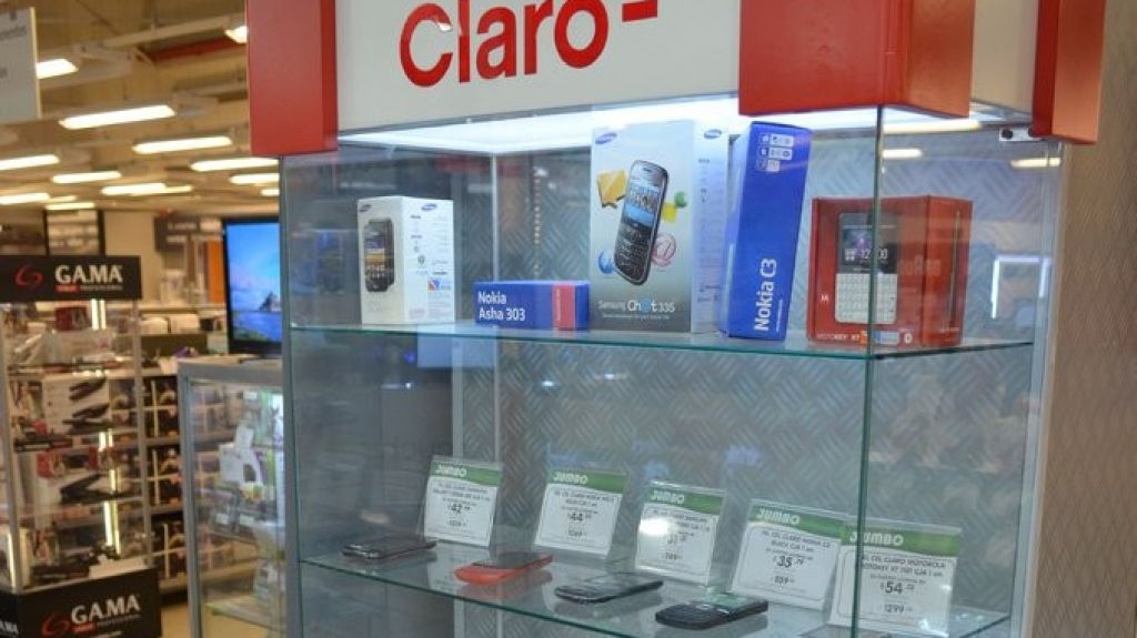  Cargan con celulares valorados en 3,800 d&oacute;lares de Walmart en Cayey 
