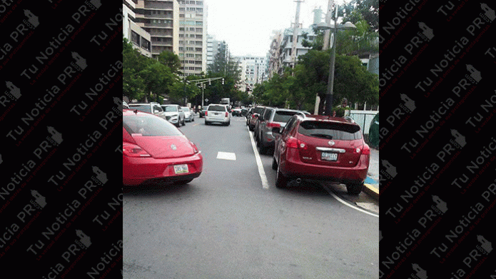 Denuncian carril de ciclista en Condado, lleno de autos