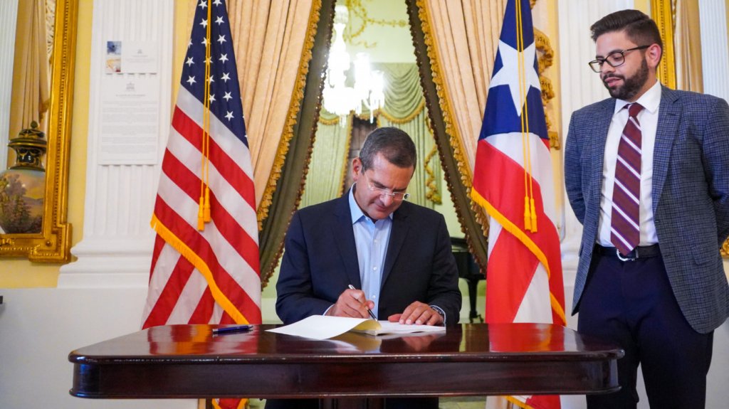  Comienzan a pagar el cr&eacute;dito para seniors 