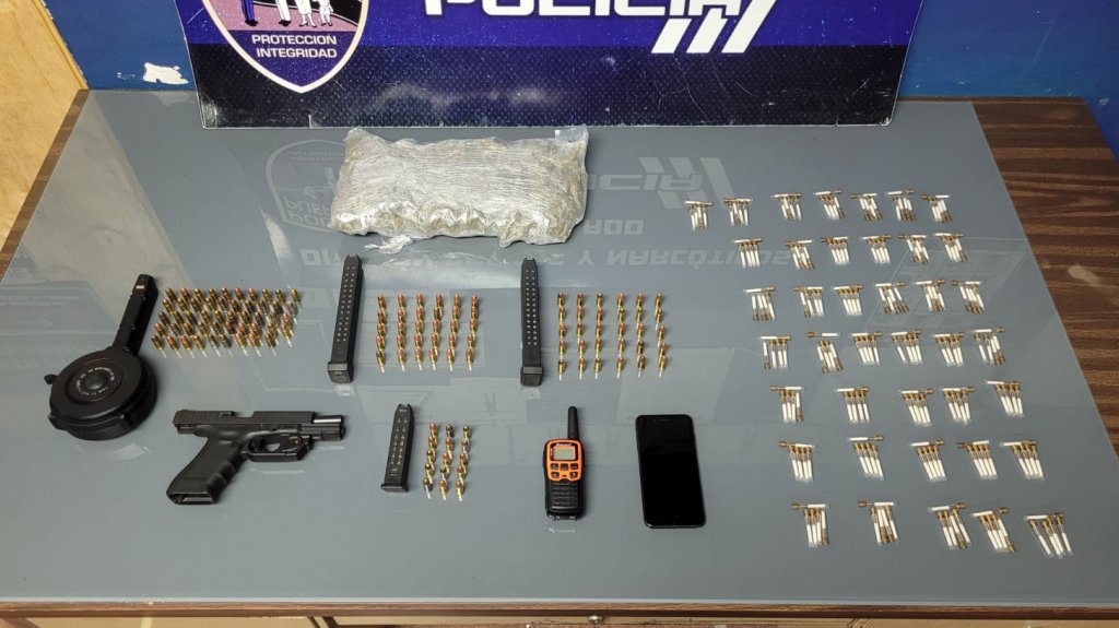  Arrestado con una pistola, municiones y drogas 