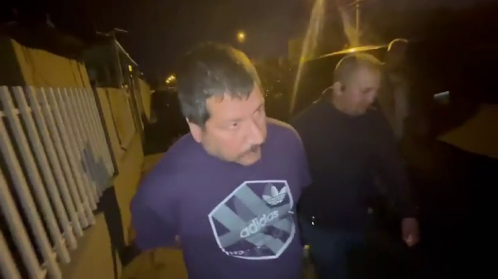  Video: Arrestan alegado &ldquo;L&iacute;der Narco&rdquo; de residencial en Mayag&uuml;ez 