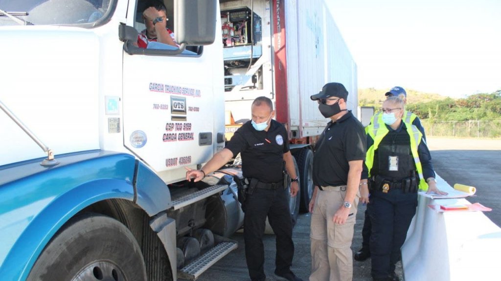  Agentes del NTSP realizan 70 inspecciones en estaci&oacute;n de pesaje de Salinas en las que detectan varias fallas de seguridad e irregularidades en veh&iacute;culos de transporte comercial 