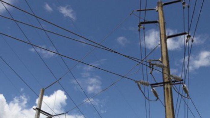 AEE REPARA AVERIA QUE AFECTA VARIOS SECTORES DE CIALES