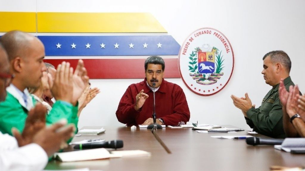  Maduro pide la renuncia a todo su gabinete de ministros para una "reestructuraci&oacute;n profunda" 