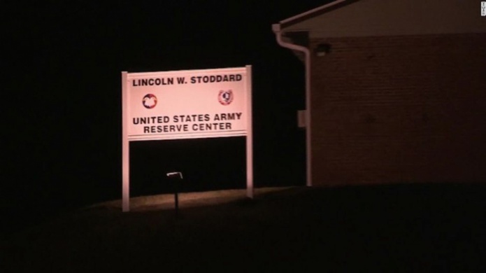 Roban armas de una reserva militar en Massachusetts