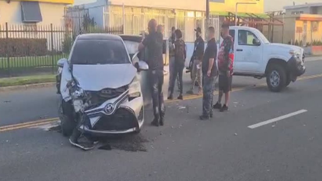  Video: Mujer herida en accidente de tr&aacute;nsito en Bayam&oacute;n 