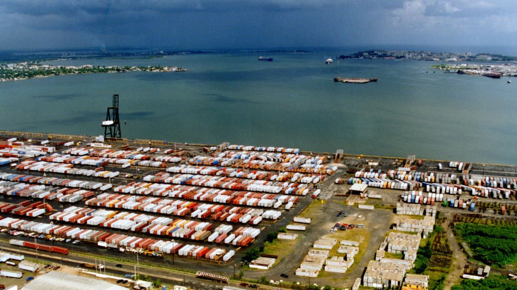  Sindicato abandona negociaciones con Departamento del Trabajo y la empresa Luis Ayala Col&oacute;n 