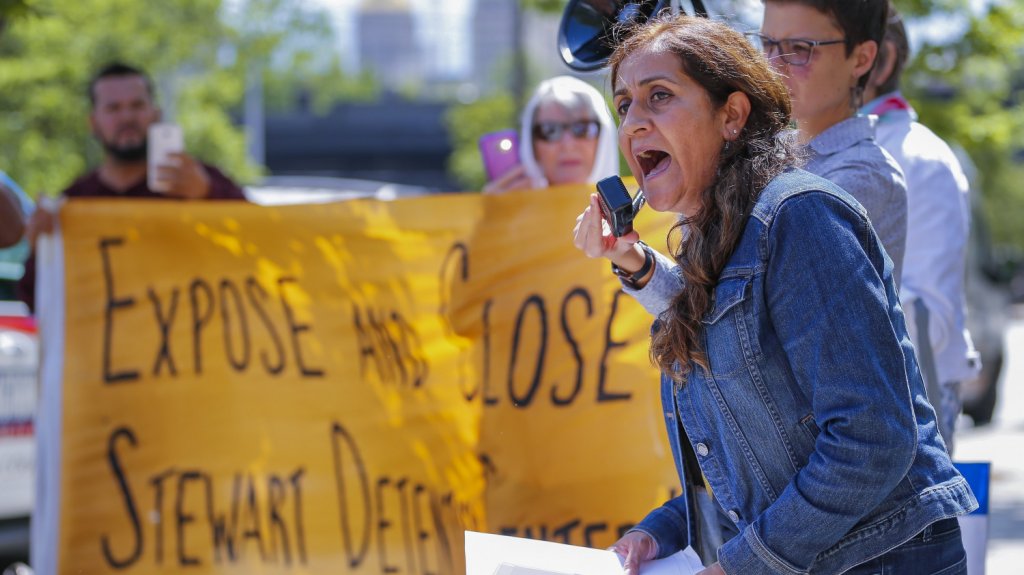  Mujeres indocumentadas entablan demanda por abuso m&eacute;dico en centro detenci&oacute;n 