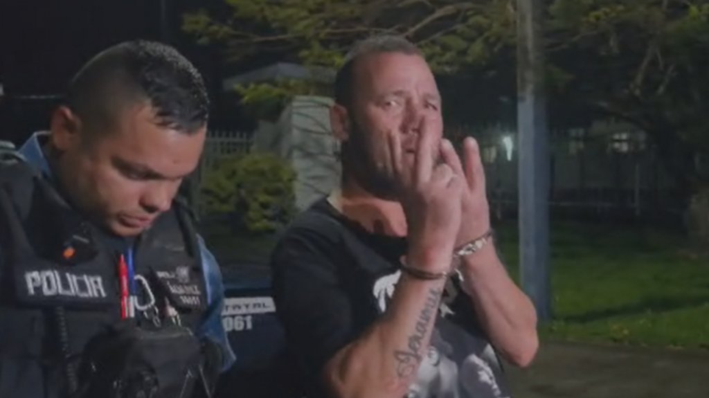  Video: Con cara de lechuga hombre “Borracho” que lanzo rima segundo piso el perro de su jeva en Bayamón 