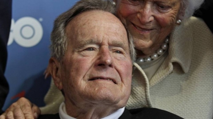 Hospitalizan al ex presidente de EEUU George H.W. Bush