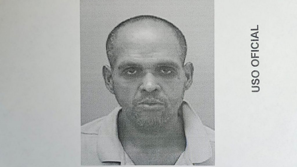  Arrestan en Manuel A Perez hombre buscado por escalamiento 