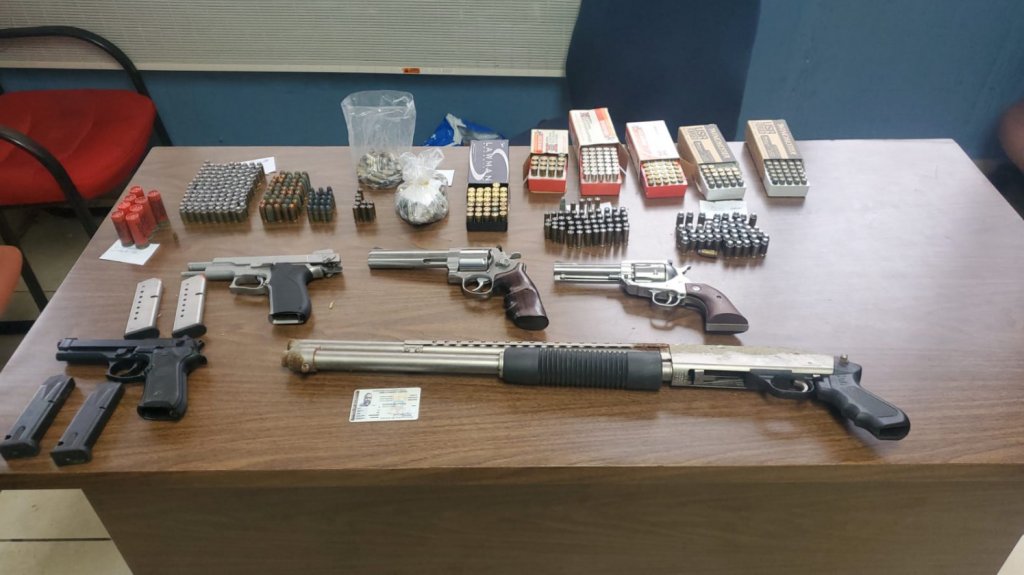  Ocupan armas de fuego en residencia abandonada de Vega Alta 