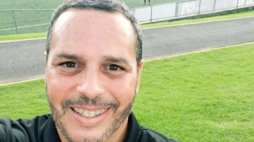  Muere lider del voleibol al caer del techo de una cancha en Bayam&oacute;n 