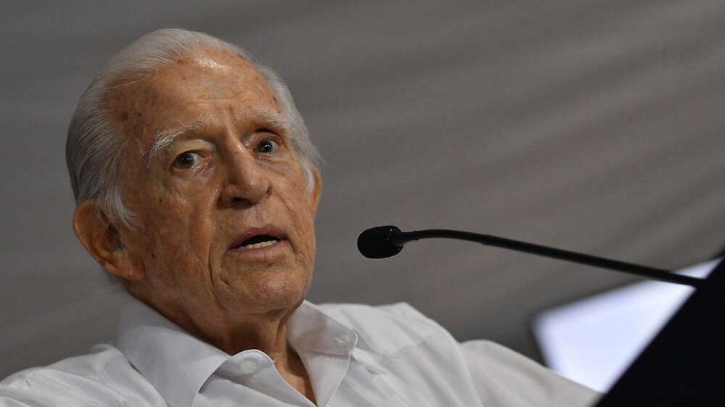  Fallece el exgobernador Carlos Romero Barcel&oacute; 