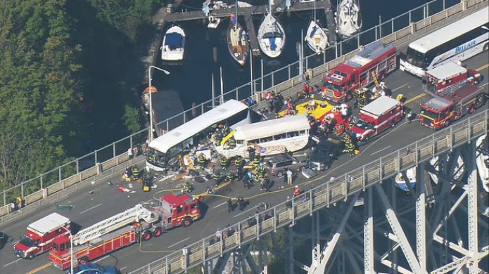 Al menos 4 muertos tras un accidente entre un bote turÃ­stico y un autobÃºs