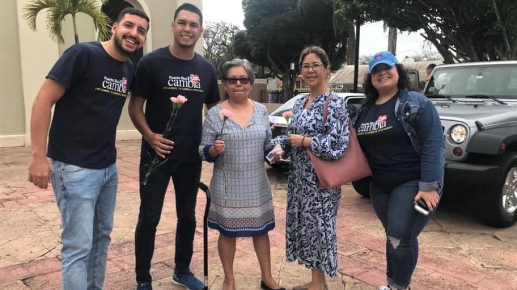  J&oacute;venes de Puerto Rico Cambia reconocen a la mujer puertorrique&ntilde;a en su d&iacute;a 