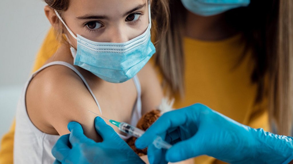  FDA autoriza vacuna contra el Covid-19 de Pfizer-BioNTech para uso de emergencia en ni&ntilde;os de cinco a 11 a&ntilde;os 