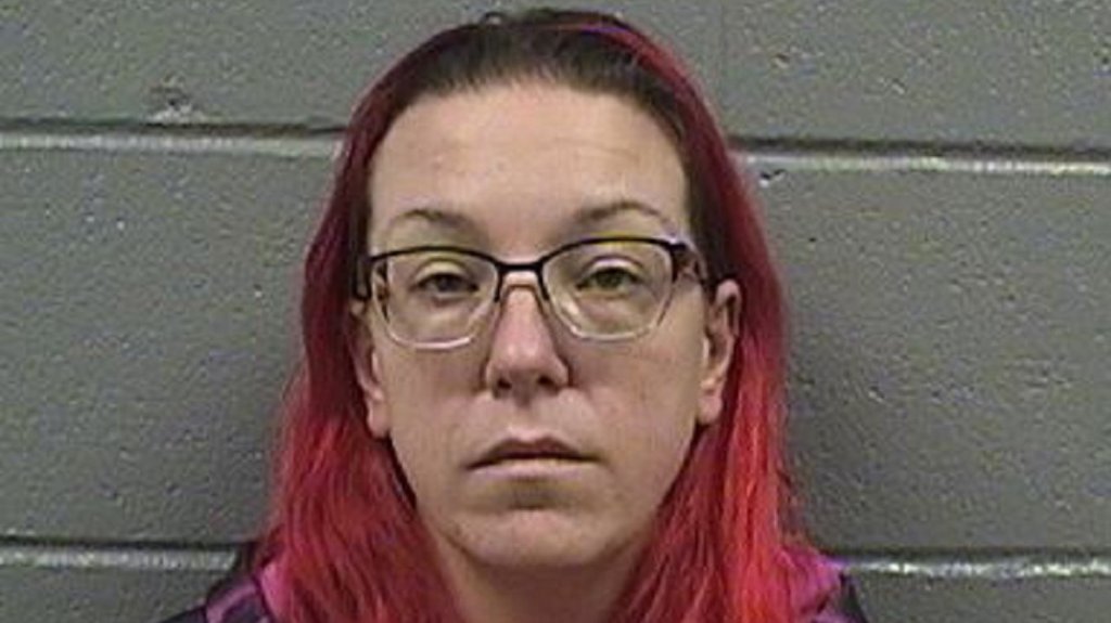  Arrestan a una mujer acusada de asesinar a sus gemelos reci&eacute;n nacidos en un caso que estuvo 17 a&ntilde;os sin resolverse 