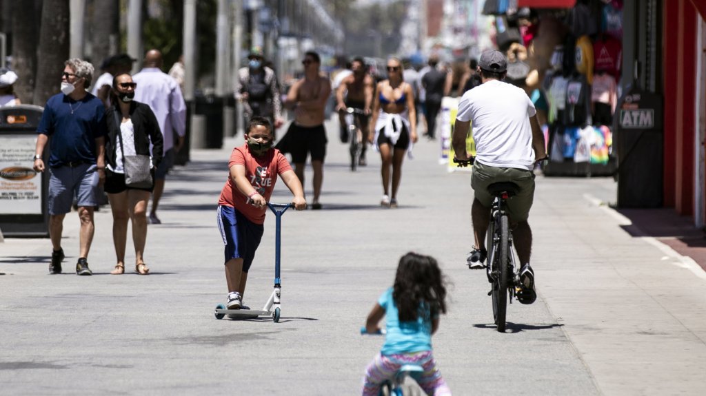  EE.UU. supera los 138.000 muertos y 3,56 millones de contagios de coronavirus 