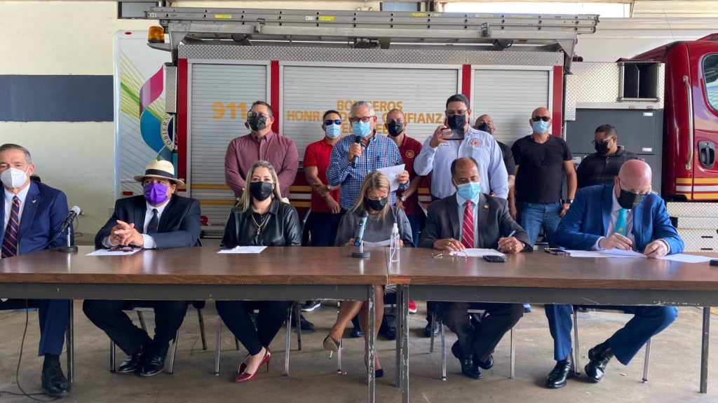  Sindicado de Bomberos reclaman Junta de Supervisión Fiscal avale proyecto de justicia salarial 