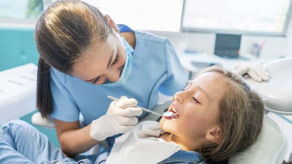  Salud extiende periodo para certificado de examen oral para menores 