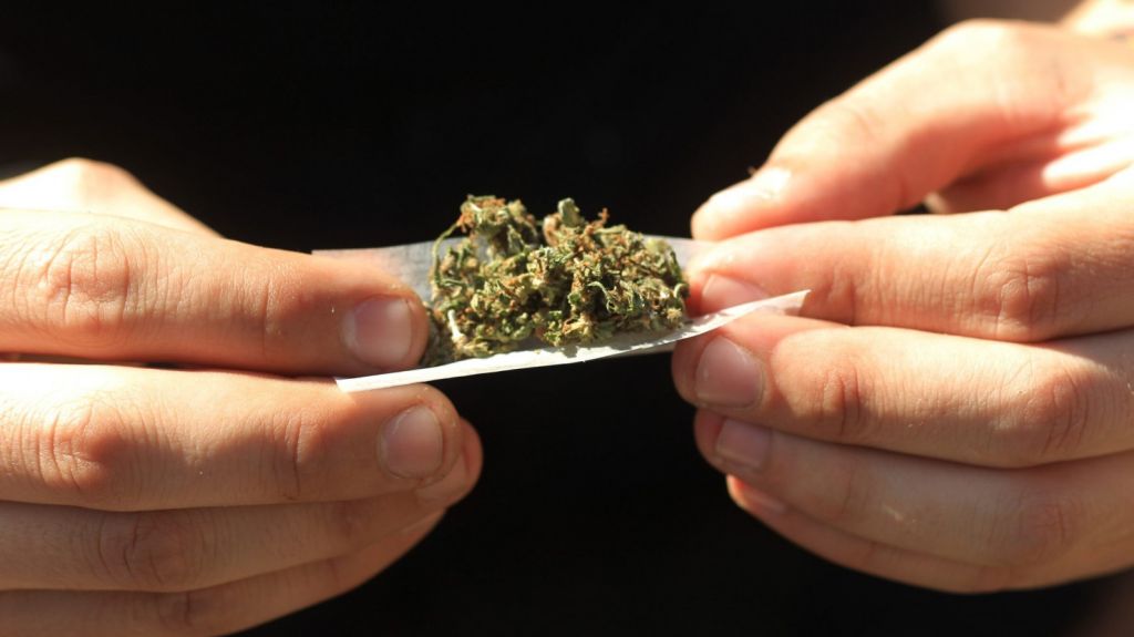  Nueva York despenaliza posesi&oacute;n de marihuana tras fracasar su legalizaci&oacute;n 
