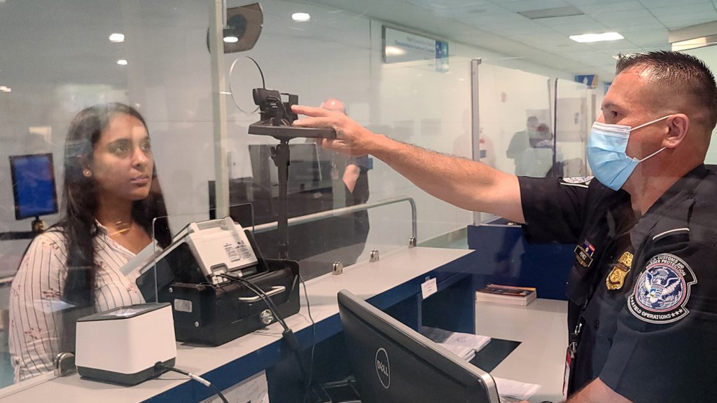  CBP Comienza Programa de Llegada Simplificada en el Luis Munoz Mar&iacute;n 