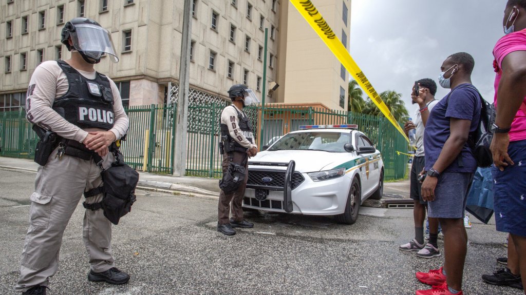  Familia de afroamericano muerto por polic&iacute;a en Miami-Dade anuncia demanda 