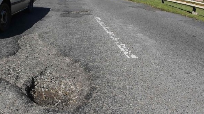 Alcalde acusa que la AAA ha dejado mÃ¡s de 50 carreteras de Toa Alta intransitables