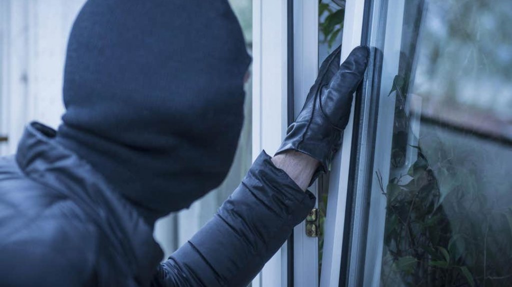  Cargan hasta con las c&aacute;maras de seguridad desde residencia en Cupey 