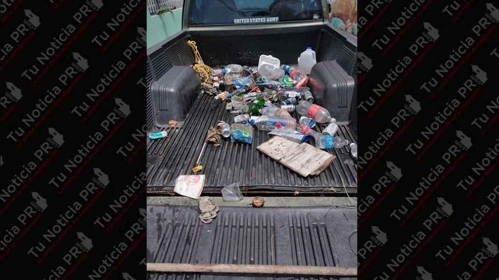  Video: Sali&oacute; a pescar en Toa Baja y lo que encontr&oacute; fue un mar de basura 