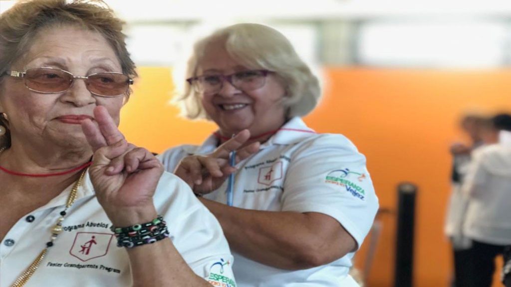  Celebran a los abuelos adoptivos en el D&iacute;a de la Amistad 