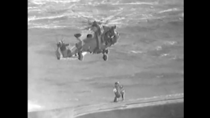 Video del rescata en HelicÃ³ptero de familia varada en un barco en Vieques