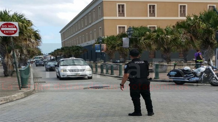 Bien alimentados los policÃ­as en las Fiestas de la calle San SebastiÃ¡n (Mamposteao con Chuletas)